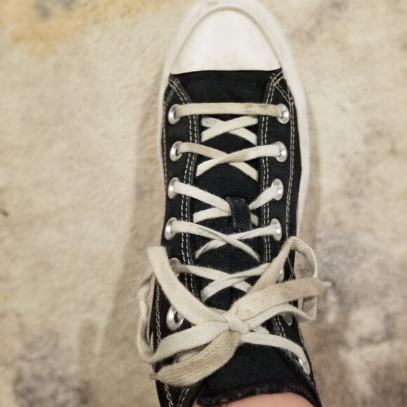 Chuck Taylor Converse - Picture 3 of 5